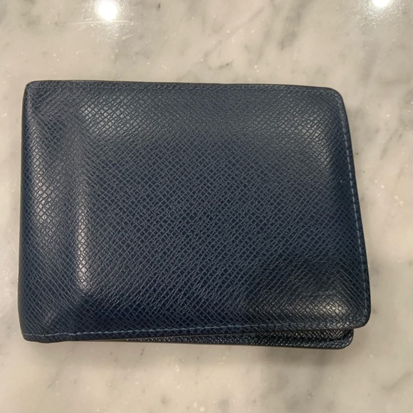 Louis Vuitton Multiple Wallet in Good Condition - Picture 1 of 6